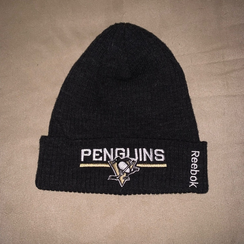 Penguins winter cap, dark gray